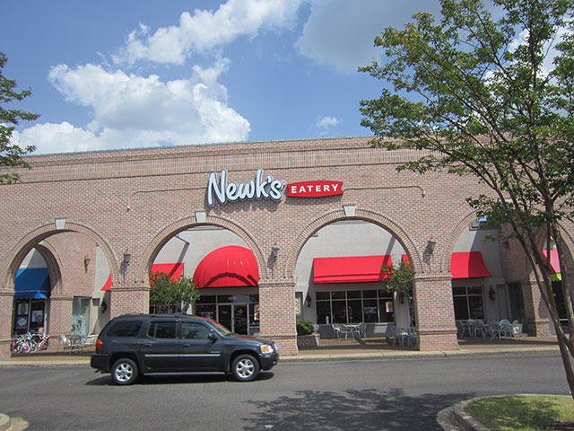 Newks Channel-letters-with-awnings-2